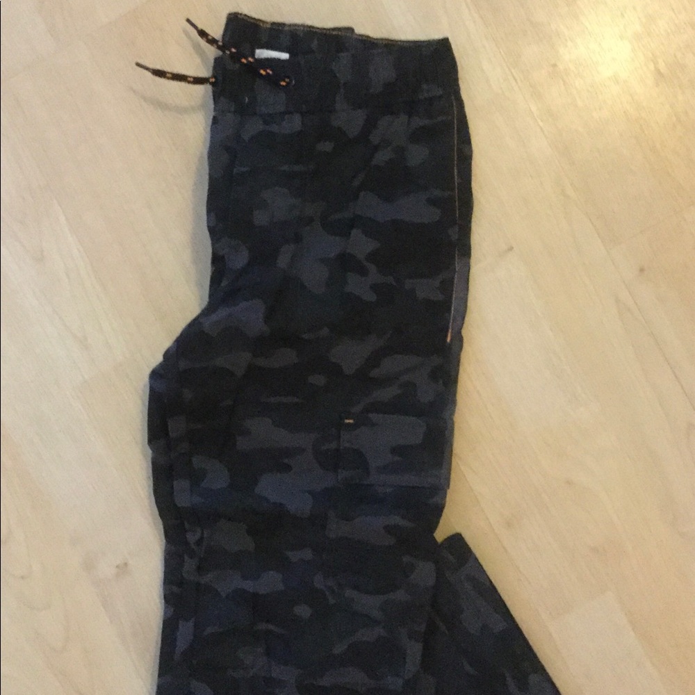 Boys Circo cargo pants- lined.  M (8/10)